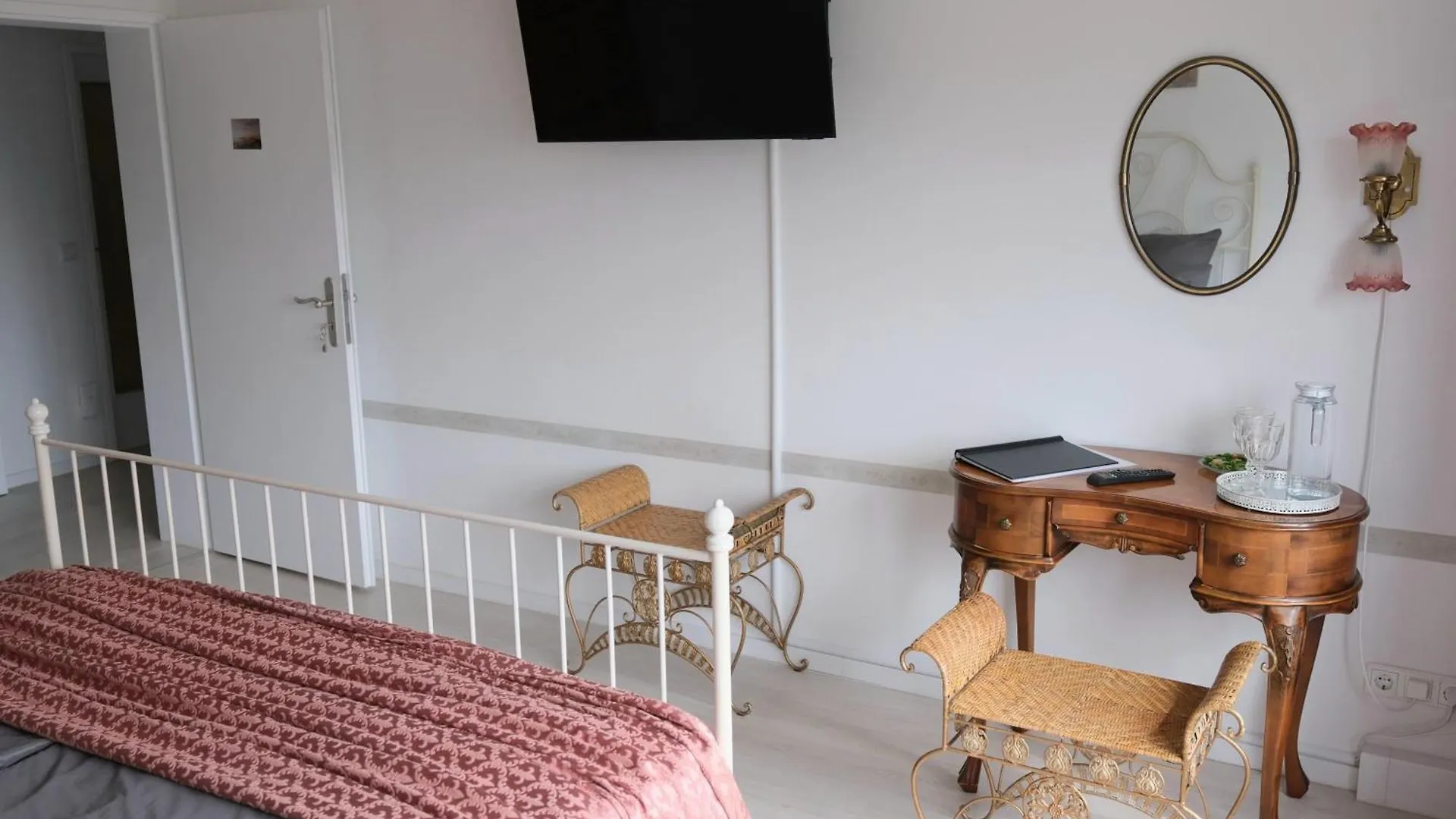 Apartment Mit Charme Nuremberg 0*,
